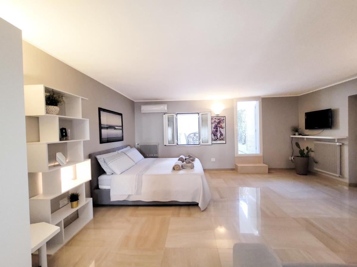 Appartamento Penthouse In The Heart Of Bari With Terrace Esterno foto